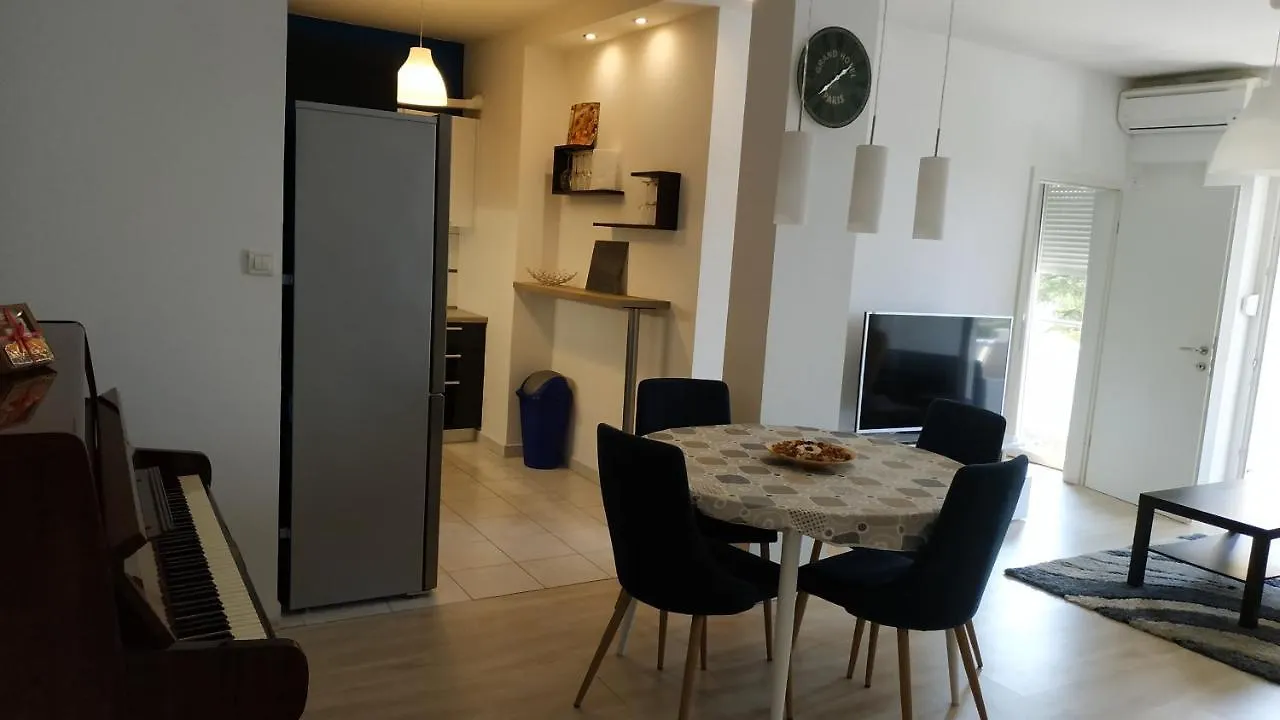 Apartment Apartman Katnic By The Beach Crikvenica